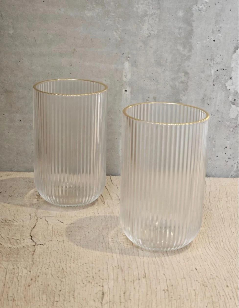 Vaso labrado detalle en dorado